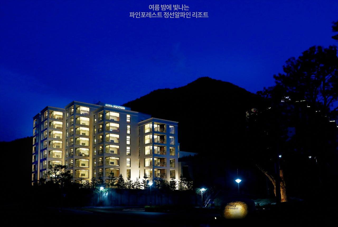 Pine Forest Jeongseon Alpine Resort Exterior photo
